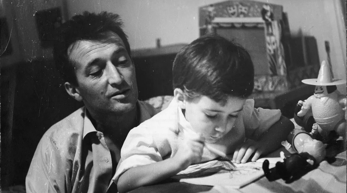 Le Livre des erreurs /  G. Rodari (Auteur)  B. Munari (Illustration)  JP Manganaro (Traduction) /  Éditions Ypsilon