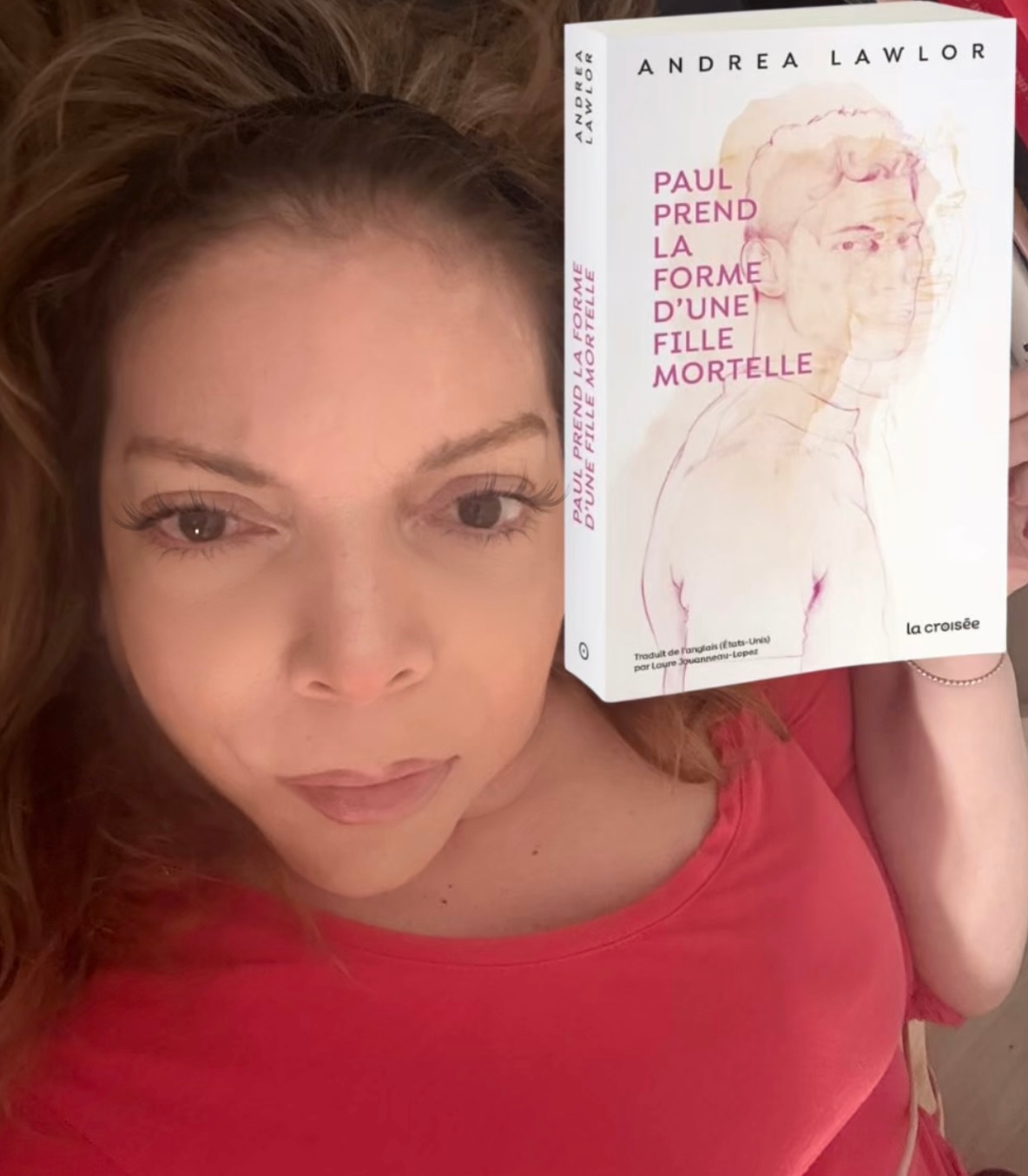 Paul prend la forme d’une fille mortelle Par Andrea Lawlor | La Croisée